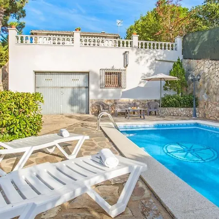 Вилла Sleeps 7 Льорет-де-Мар