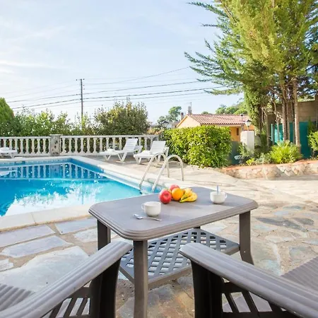 Sleeps 7 יורט דה מאר