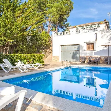 Sleeps 7 Villa